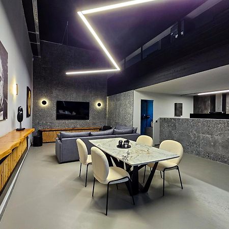 Industrial Loft Apartment Trikala  Bagian luar foto
