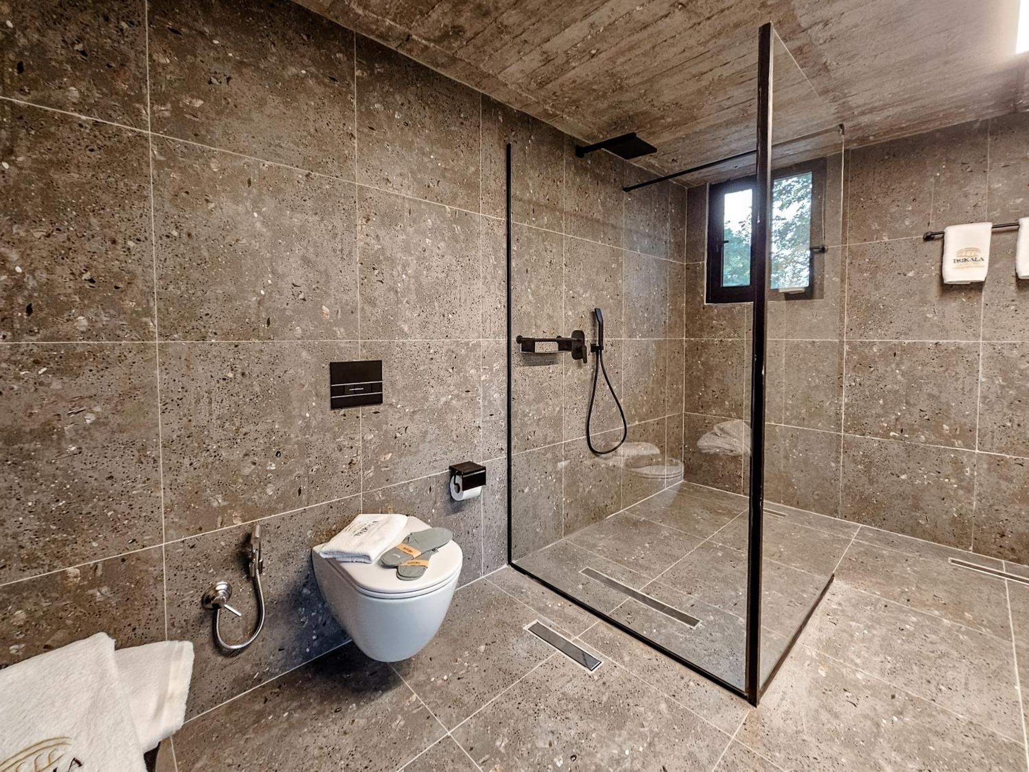 Industrial Loft Apartment Trikala  Bagian luar foto
